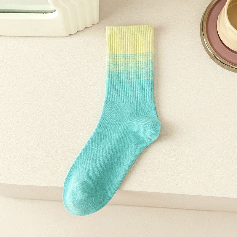 Gradient color medium light sports cotton socks