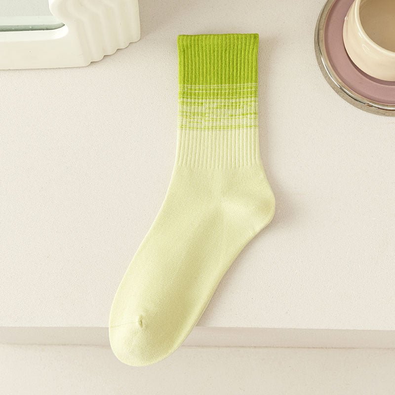 Gradient color medium light sports cotton socks