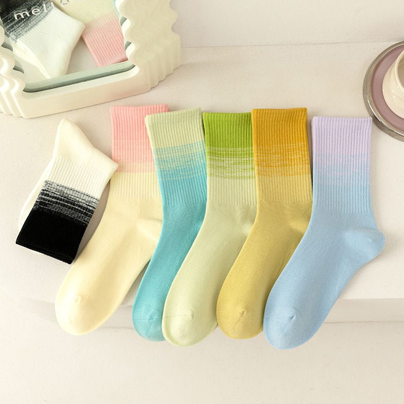 Gradient color medium light sports cotton socks